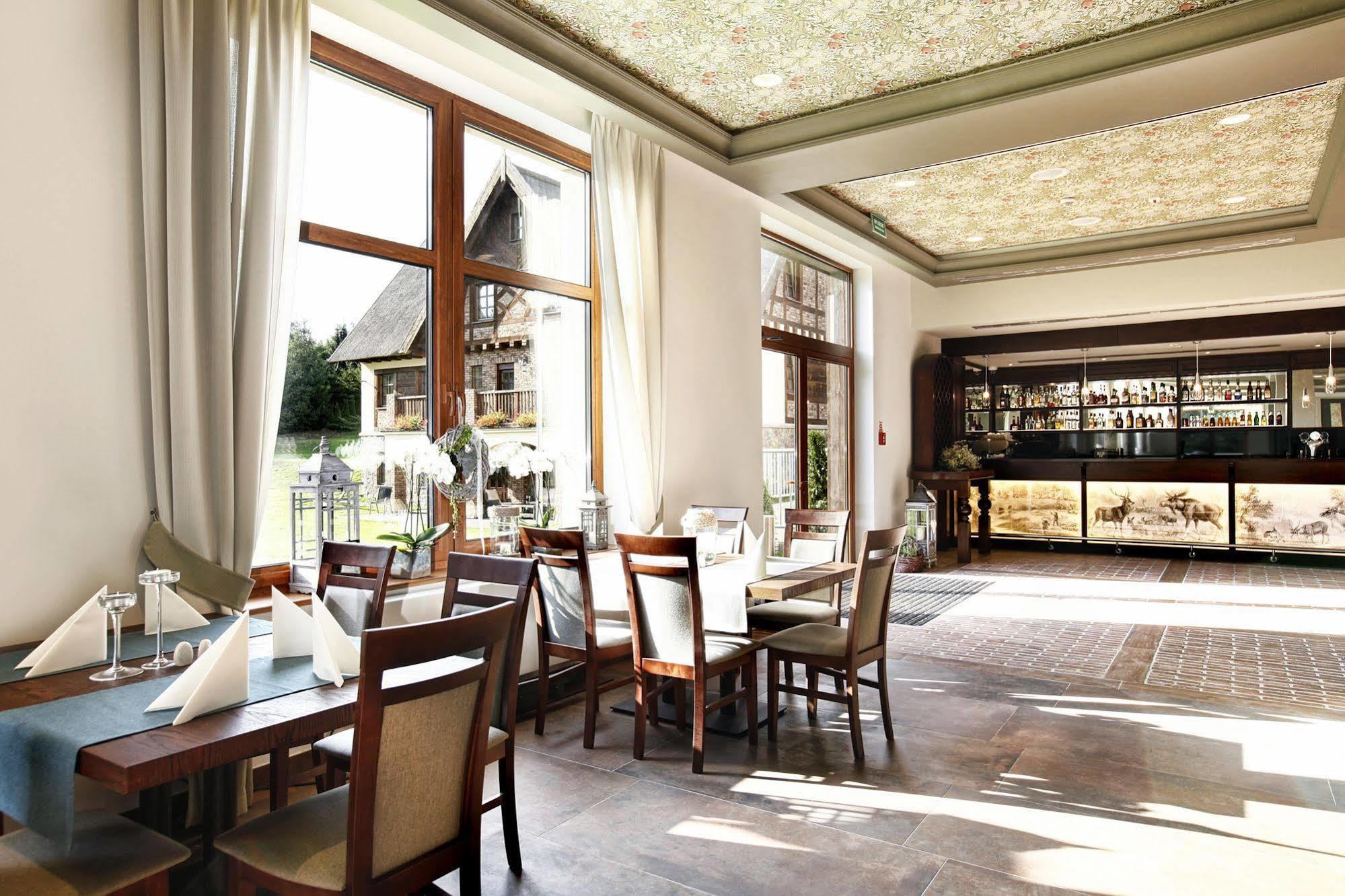 Hotel Aubrecht Country Spa Resort Przechlewo Kültér fotó