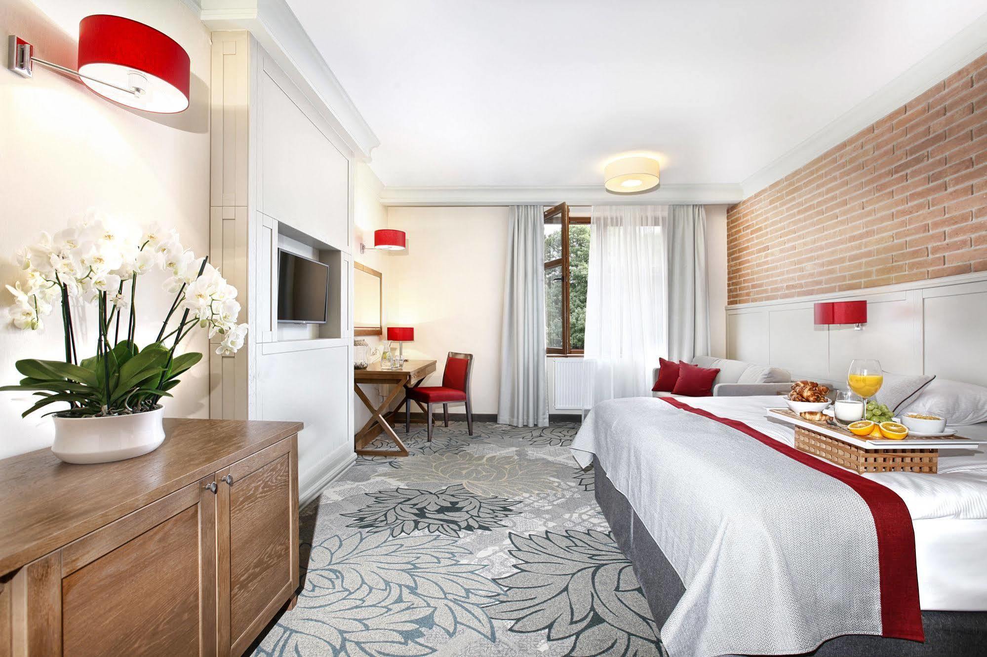 Hotel Aubrecht Country Spa Resort Przechlewo Kültér fotó